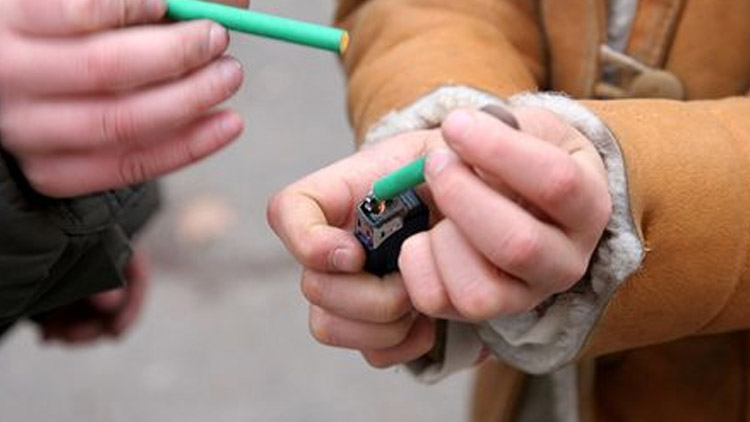 VYSTŘELENÉ OKO, UTRŽENÉ PRSTY... ZDRAVOTNÍCI Z FAKULTNÍ NEMOCNICE Olomouc BOJUJÍ ZA ZÁKAZ, ČI OMEZENÍ ZÁBAVNÍ PYROTECHNIKY