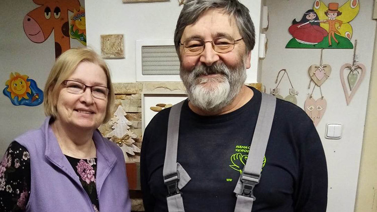 „Začali jsme s holou řití“.Výrobce hraček a řemeslník Josef Sýkora vzpomíná  i se svojí ženou nejen na podnikatelské začátky
