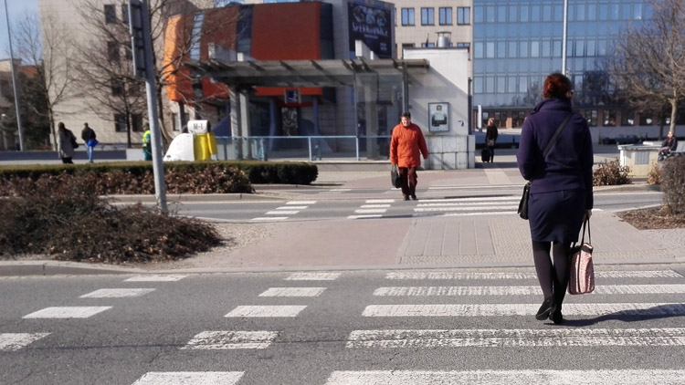 Dáme peníze na zebry, aby se chodci měli lépe