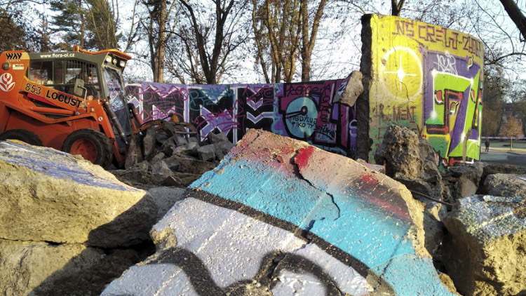 Demolici „Šneka“ ve Smetanových sadech schválili památkáři i jeden z jeho autorů