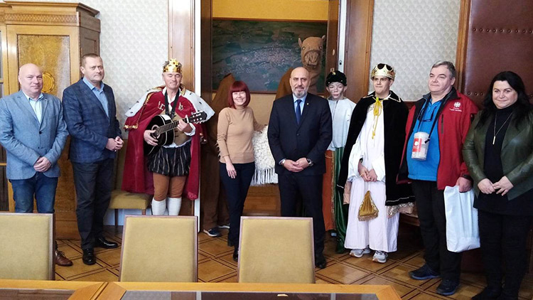 Velbloud na radnici,  tři králové navštívili  prostějovskou radnici