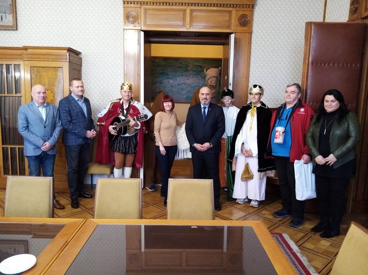 Tříkrálovou sbírku spustilo zvíře s hrby