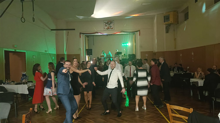 Plesovou sezónu v Otaslavicích otevřeli sokolové
