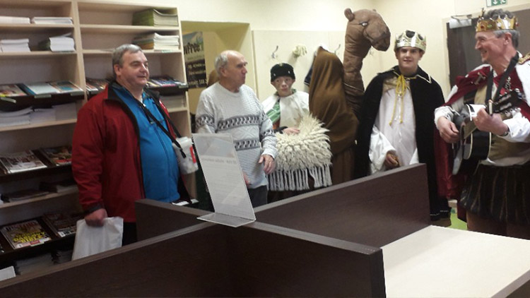 Tři králové vážili  cestu i za čtenáři