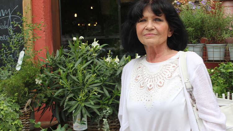 „Ke koupi kamenů mě přivedly maminčiny vzpomínky na židovské spolužačky,“ vzpomíná Bohumila Procházková