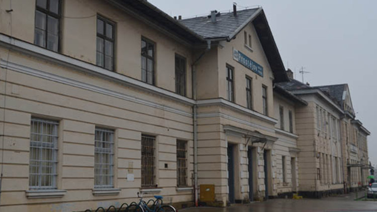 Počkáme, až spadne?