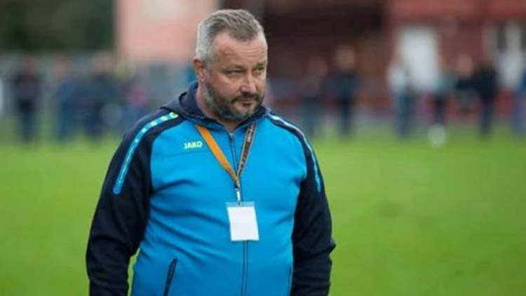 Kralice točí trenéry,  Kobylík oslavil návrat