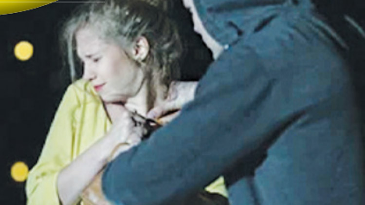 V noci přepadl ženu