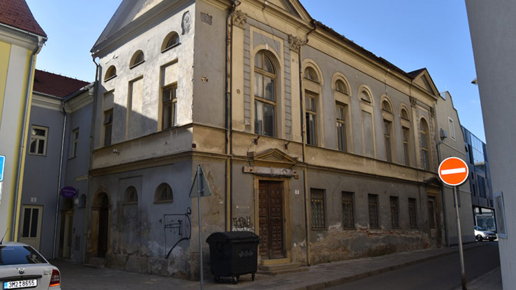 Nekoupíme! Zastupitelstvo na návrh  rady zamítlo nákup staré synagogy