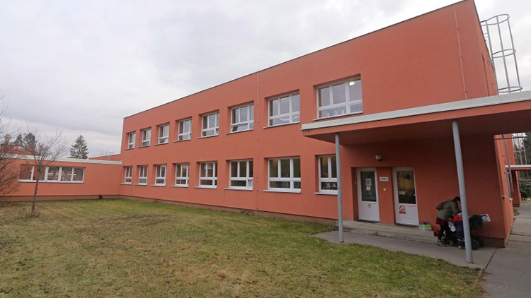 Na dětském hřišti u jeslí přibude  PERGOLA 