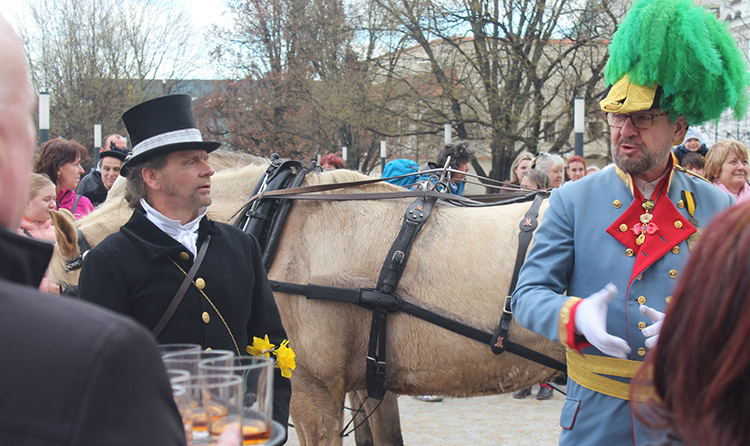 Kočár i s vojevůdcem začal turistickou sezónu