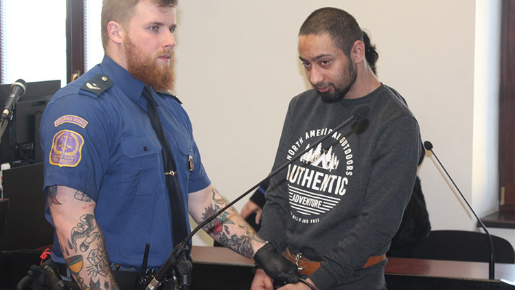 Do Alberta chodí krást od devíti let!  Při útěku dal ženě čtyři „hlavičky“