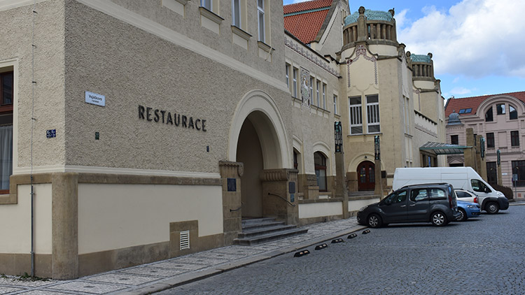 ŠOK! Restauraci Národního domu  HROZÍ krátkodobé UZAVŘENÍ