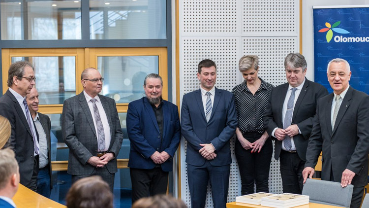 Zlatý erb míří do Zlatých Hor a do Zábřehu. Soutěž slaví půlkulatiny