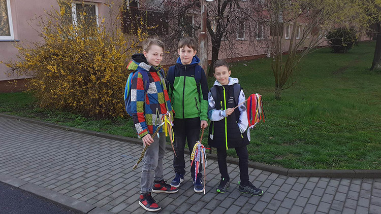 Za pomlázkou: V ulicích Prostějova se poctivě koledovalo