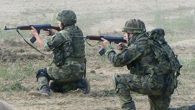 Za hluk mohli vojáci 