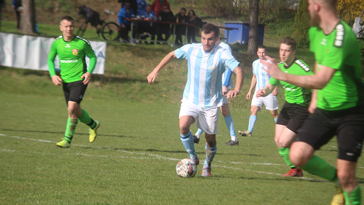 Derby přineslo emoce i tyčku