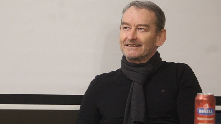 „Nejvíce se těším na operaci, při které mi  vytáhnou dráty ze zahojené kolenní čéšky...,“ říká Milan Kaprál