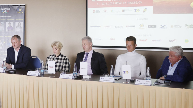 Vyřazení Češi míří z Paříže na UniCredit Czech Open