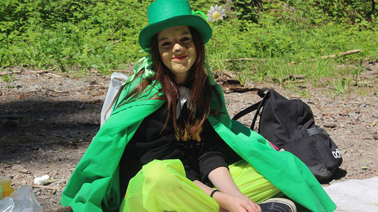 Ve Dzbeli „přitáhli“ hasiči do Pohádkového lesa  už několikátou generaci dětí