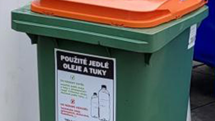 To je nálož! Díky kontejnerům se neznehodnotily  dvě tuny použitého oleje