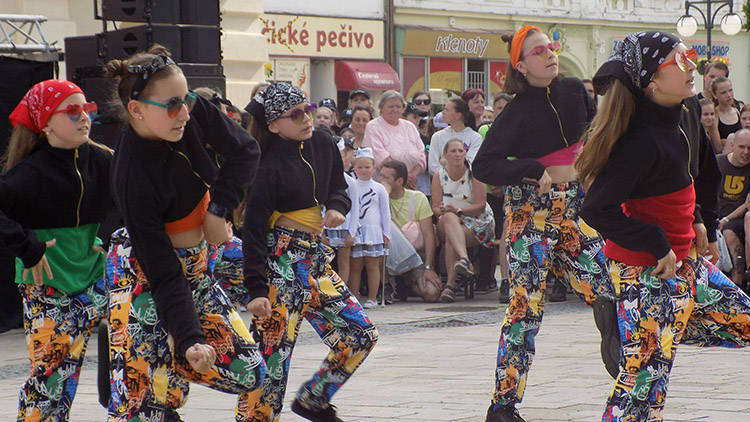 PROSTĚJOVSKÉ LÉTO  zahájili mladí tanečníci