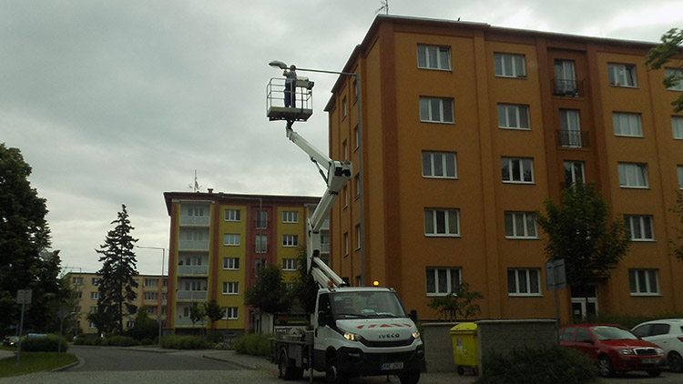 Ve městě probíhá intenzivní výměna svítidel