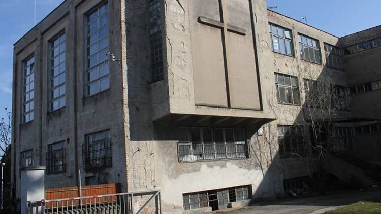 Kraj koupil zpět dům sester. budou v něm místa pro seniory