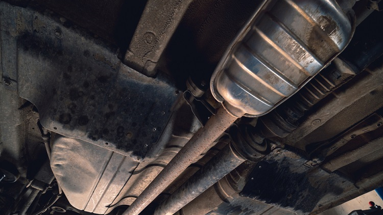 Další ukradené katalyzátory