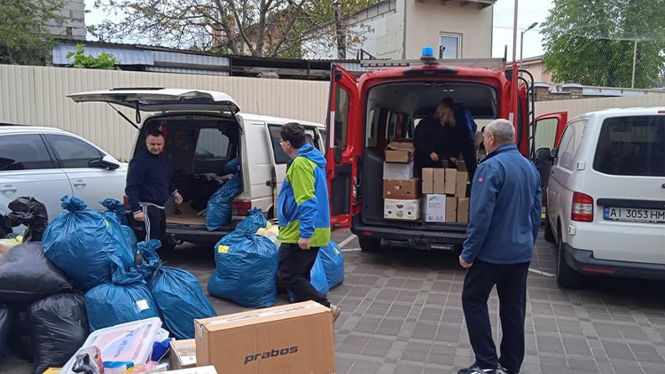Lidé z Vřesovic zamířili na Ukrajinu,  do zničených měst vezli pomoc