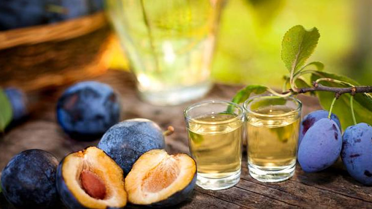 Vyrobit domácí pálenku je opravdu kumšt