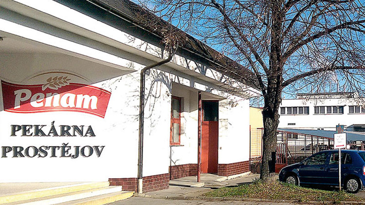 Penam nabízel plesnivé buchty