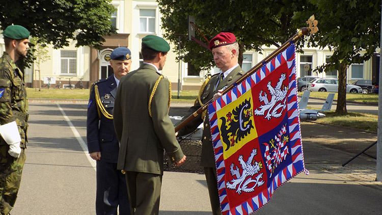 Velitel vojenských dronů předal funkci nástupci