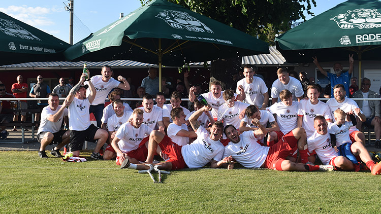 Cesta za postupem Kostelce do divize