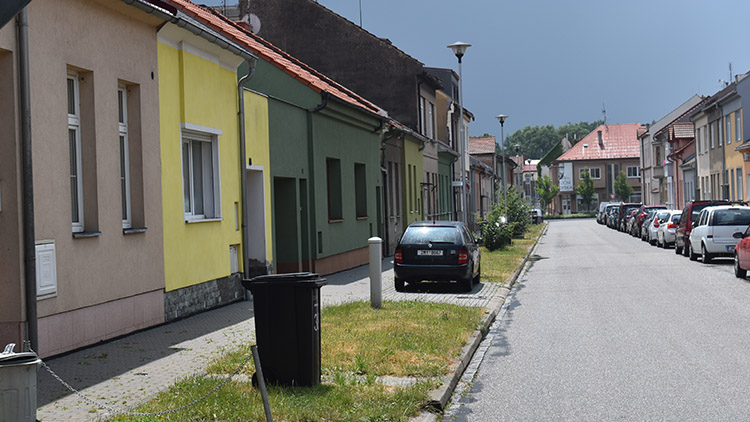 Nové stromy pro „Nerudovku“