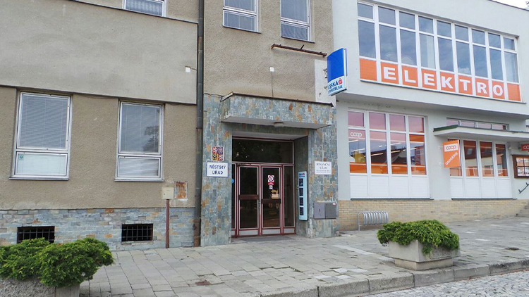 Spořitelna pobočku v Konici zruší,  nepomohlo ani více jak 700 podpisů