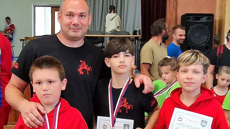 Dvě zlata a jeden bronz zápasníků Čechovic