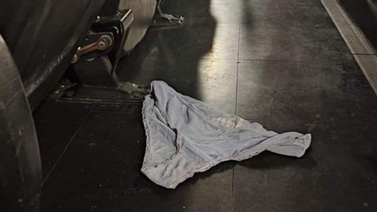 V kině nechala kalhotky!