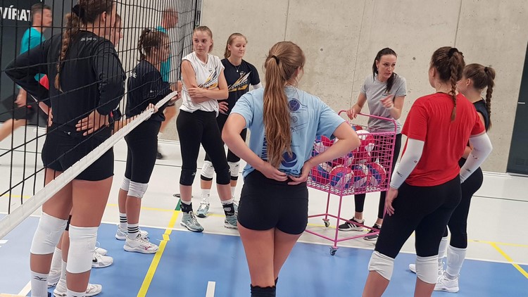 Juniorky s kadetkami už jsou v Jeseníkách,  žákyně pokračují s přípravou v Prostějově