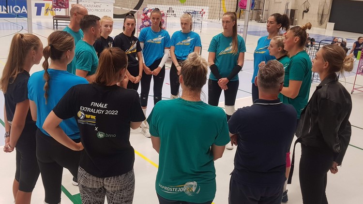 Volejbalistky odstartovaly přípravu  v úterý prvním dnem, jenž byl nabitý