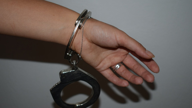 Po drsném sexu přijeli strážníci