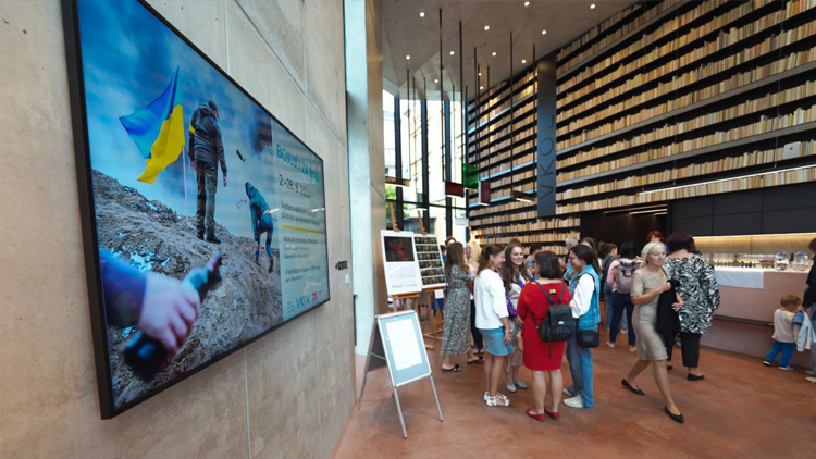 Výstava Bojují i za nás představí současnou ukrajinskou fotografiiVýstava Bojují i za nás představí současnou ukrajinskou fotografii