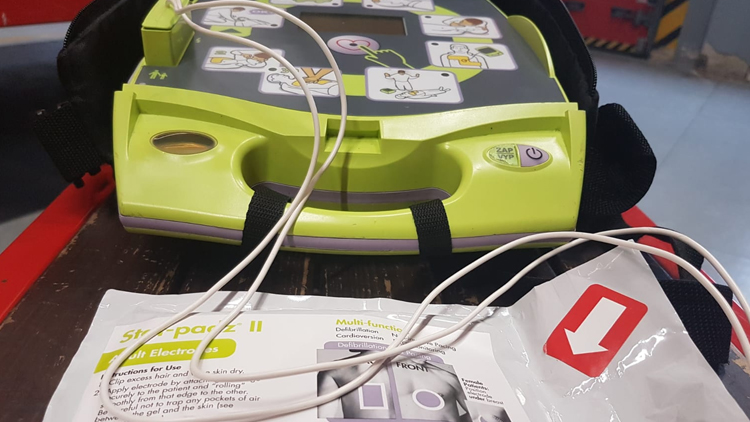 Třináctiletého hocha zasáhnul blesk. Na záchraně se podíleli i hasiči