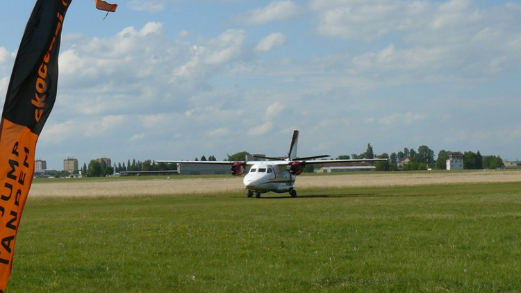 PROSTĚJOV HOSTÍ ME A SP V PARAŠUTISMU!