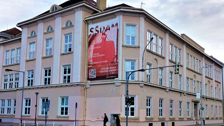 Petice na SŠDAM. Byly volby do školské rady zmanipulované?