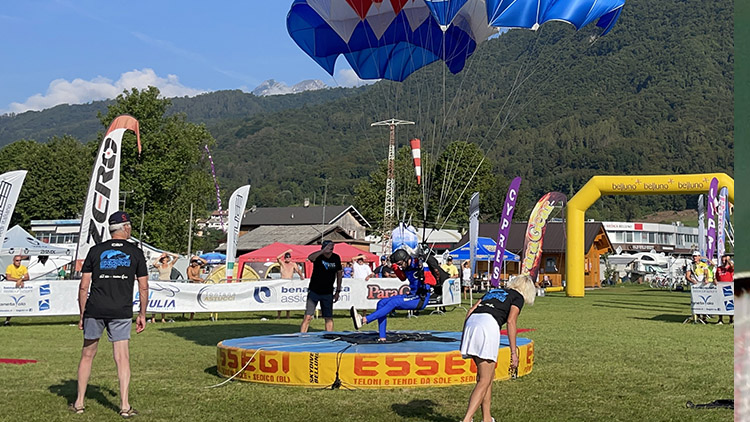 Týmové stříbro parašutistů Dukly Prostějov  ze Světového poháru na přesnost v Itálii