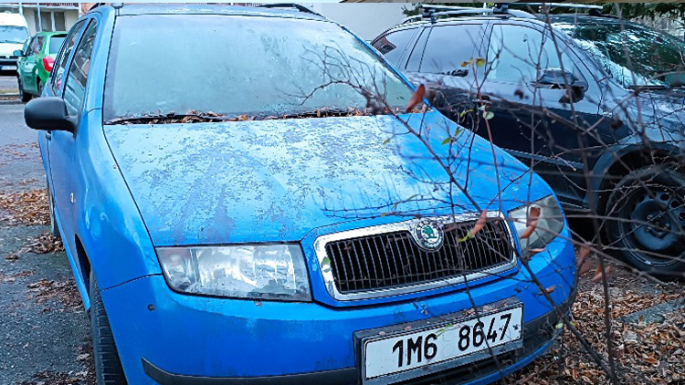 DALŠÍ VRAKY PŘEKÁŽÍ V ULICÍCH, zlobí se magistrát