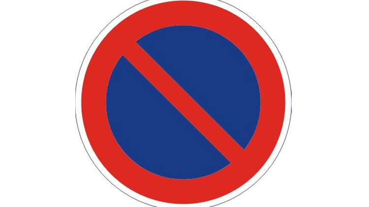 U silnice auta více nezaparkují