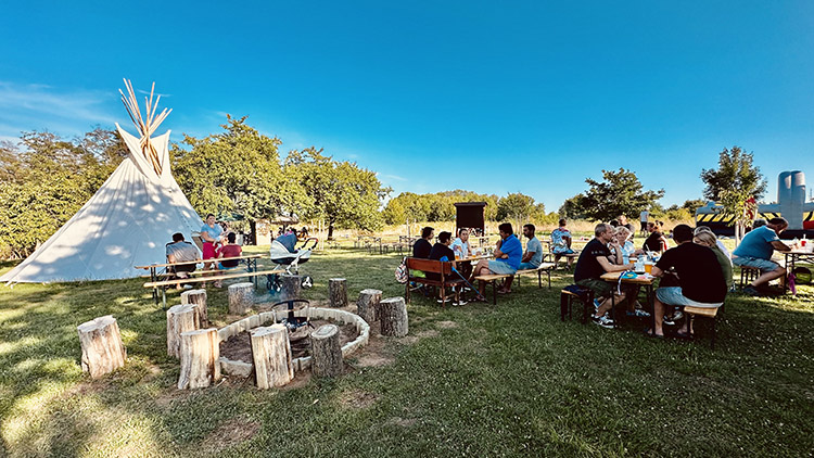 Sportovní odpoledne v Lešanech nabídlo pohodu v sadu