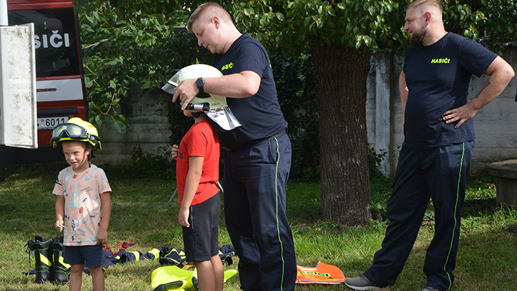 Na Splávku si děti užily  konec prázdnin s hasiči